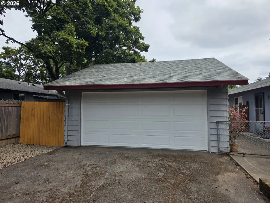 22 SE 136th Ave, Portland, OR 97233 - #2
