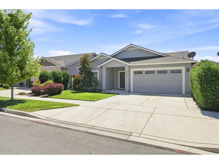 1754 Dragon Tail Pl, Medford, OR 97504 - #2