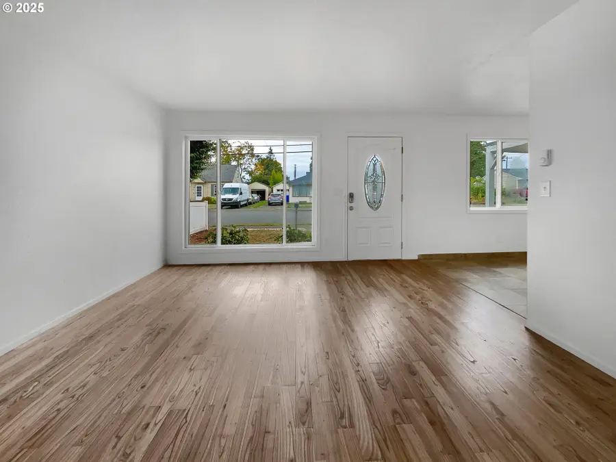 4736 SE 99th Ave, Portland, OR 97266 - Image #3