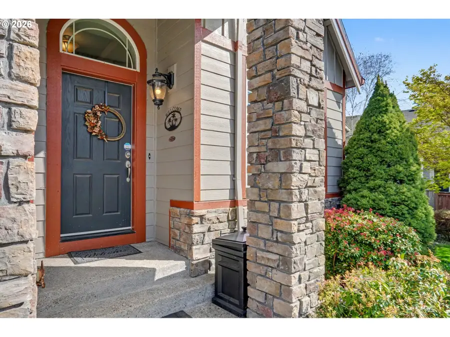 212 N Greenlink Way, Newberg, OR 97132 - #2