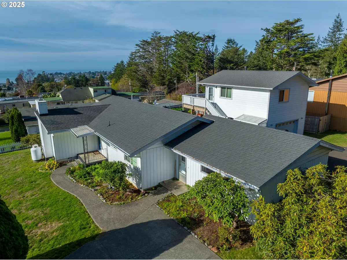 16281 Chapman Ln, Brookings, OR 97415 - Image #1