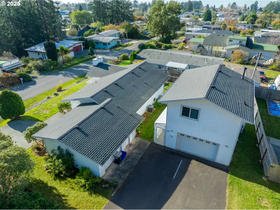 16281 Chapman Ln, Brookings, OR 97415 - Image #2