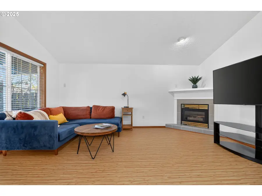 457 NW Forest St, Hillsboro, OR 97124 - Image #3