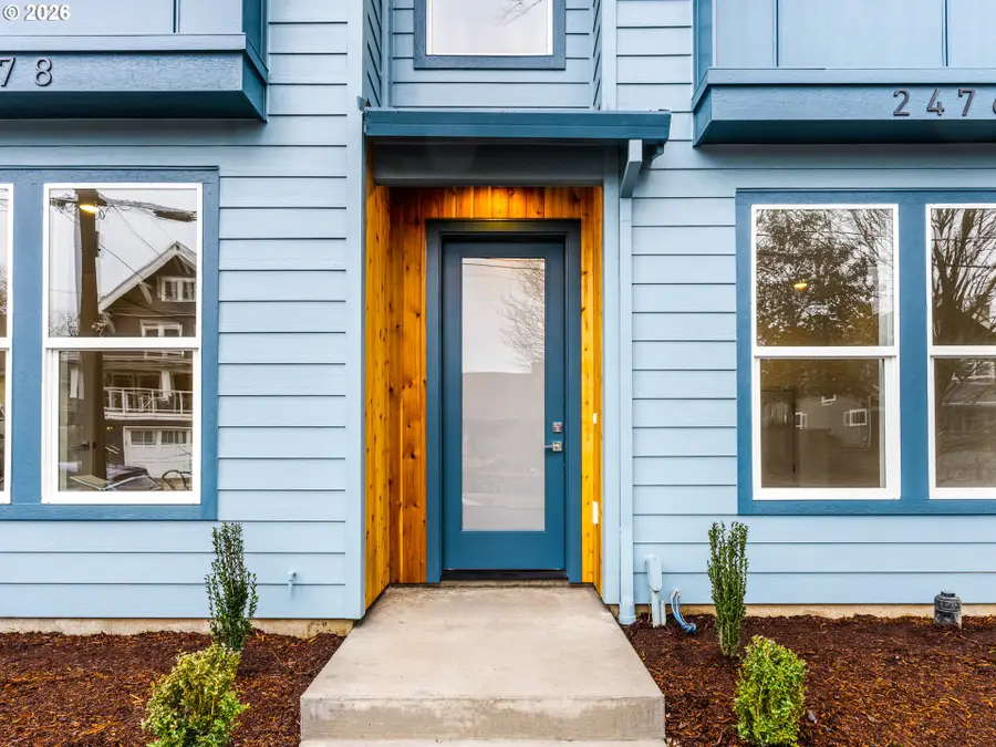 2476 SE Lincoln St, Portland, OR 97214 - Image #2