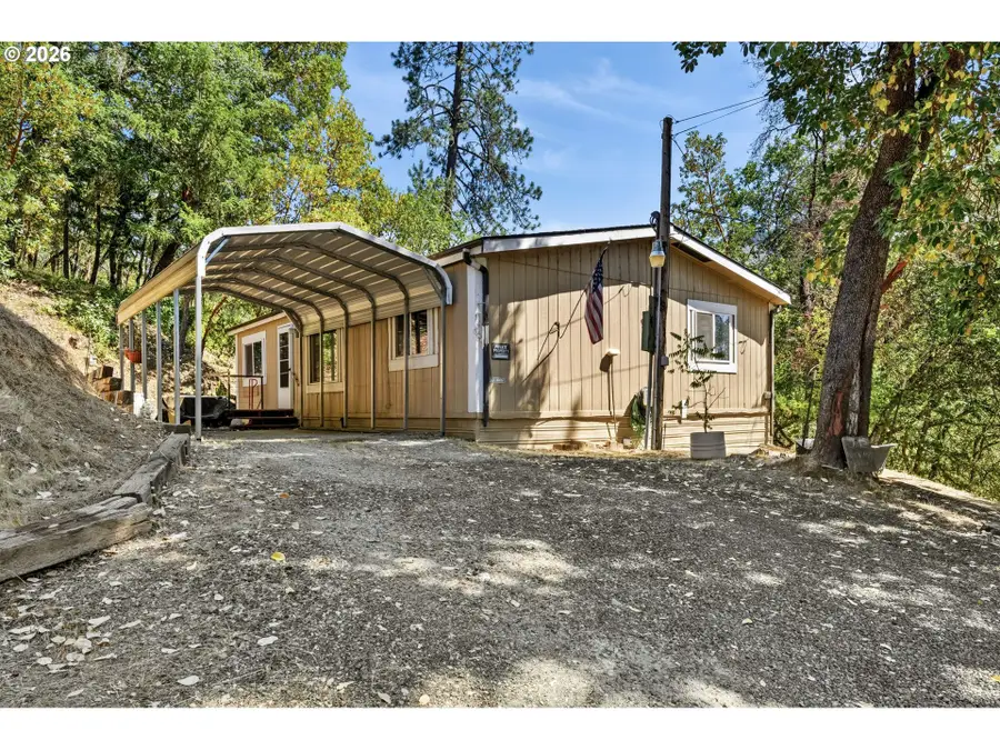 2263 Canyonville Riddle Rd, Riddle, OR 97469 - #2