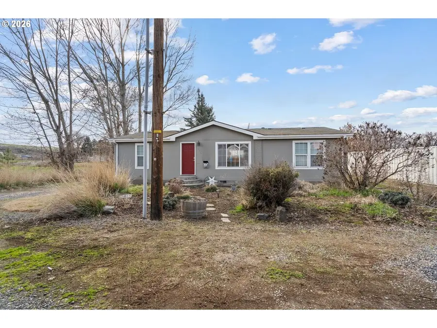 910 E College St, Echo, OR 97826 - #2