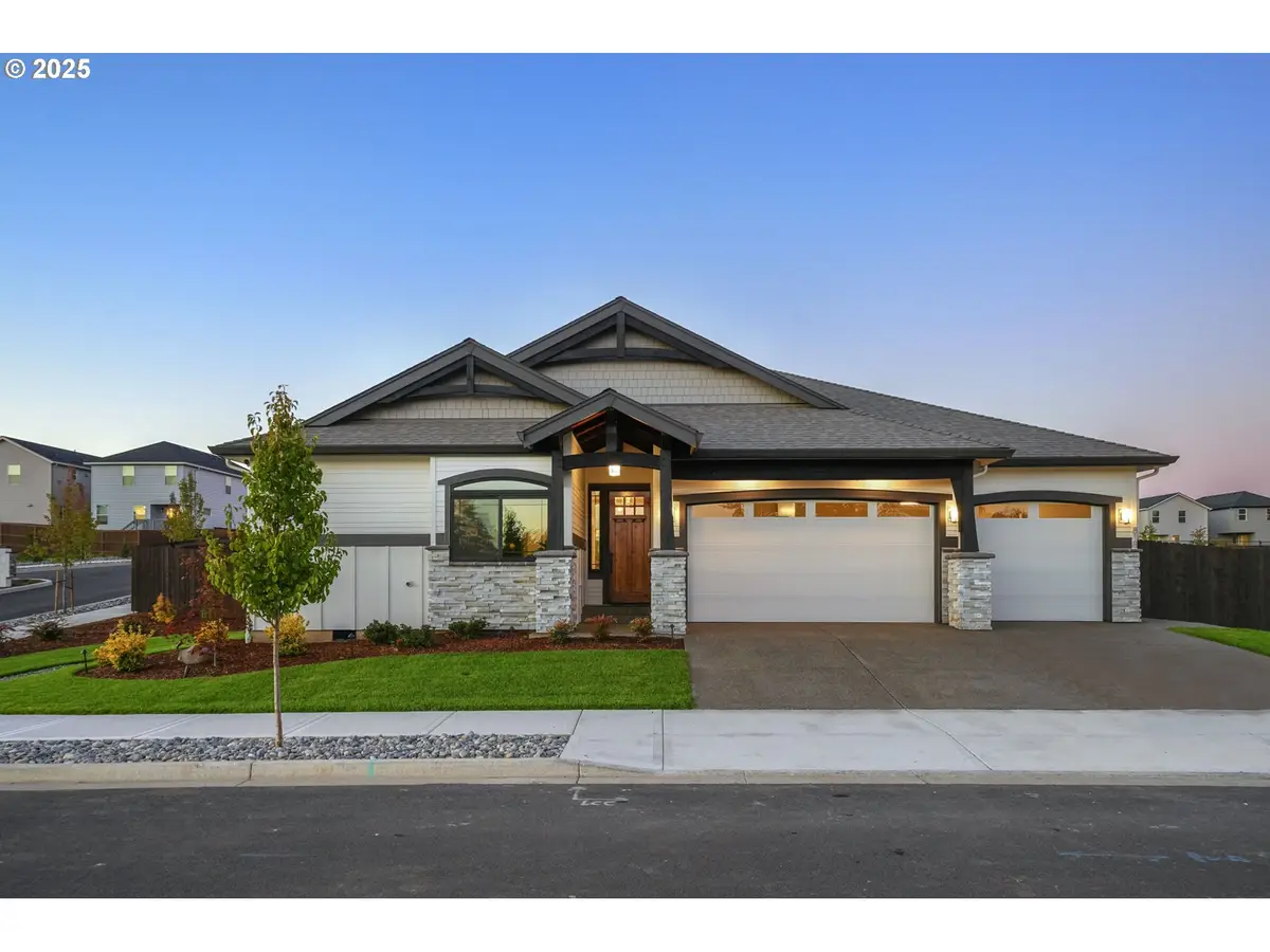 818 NW 173rd Cir, Ridgefield, WA 98642 - Image #1