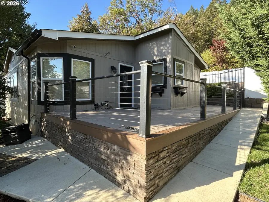 220 NW Trust St, Roseburg, OR 97471 - #3