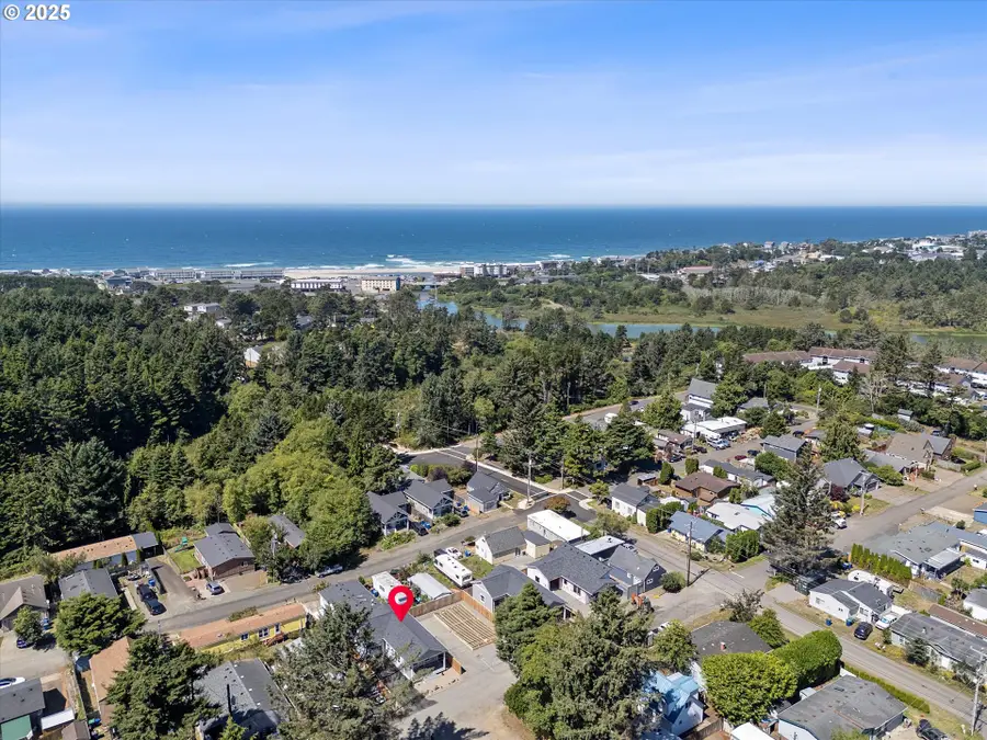 333 SE Oar Ave, Lincoln City, OR 97367 - Image #2