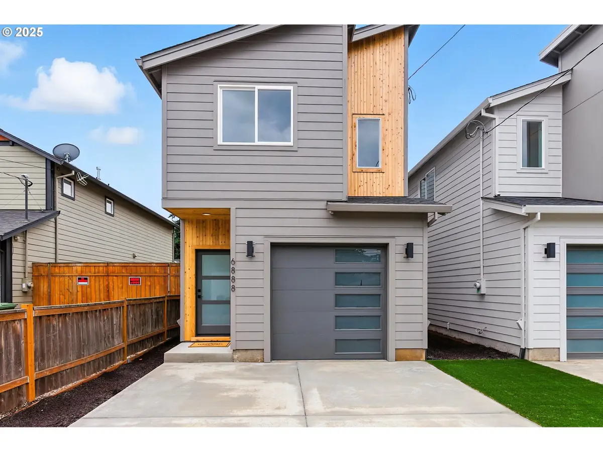 6888 SE Lamphier St, Milwaukie, OR 97222 - Image #1