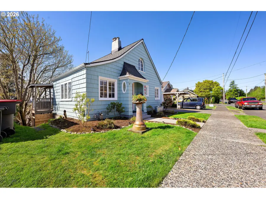 341 Kensington Ave, Astoria, OR 97103 - #2