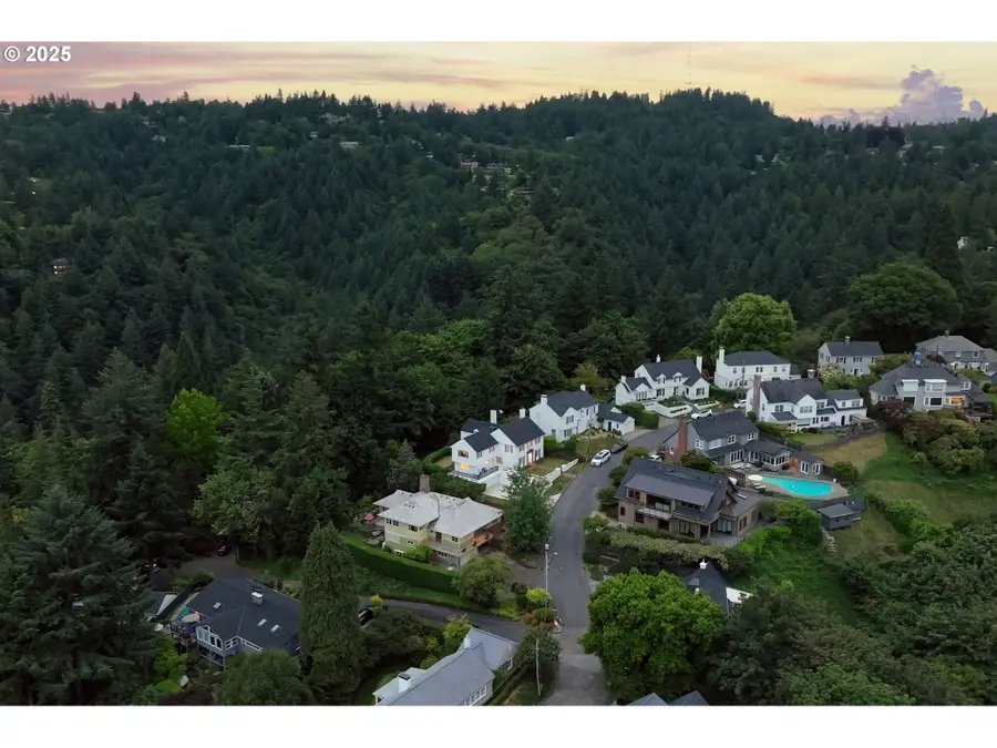 1136 SW Davenport St, Portland, OR 97201 - Image #2