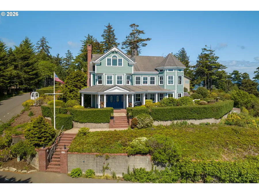 930 NW Highland Dr, Waldport, OR 97394 - #2