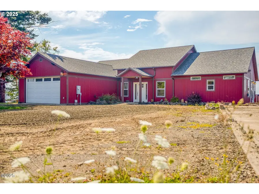946 N Echo Mountain Rd, Otis, OR 97368 - Image #3