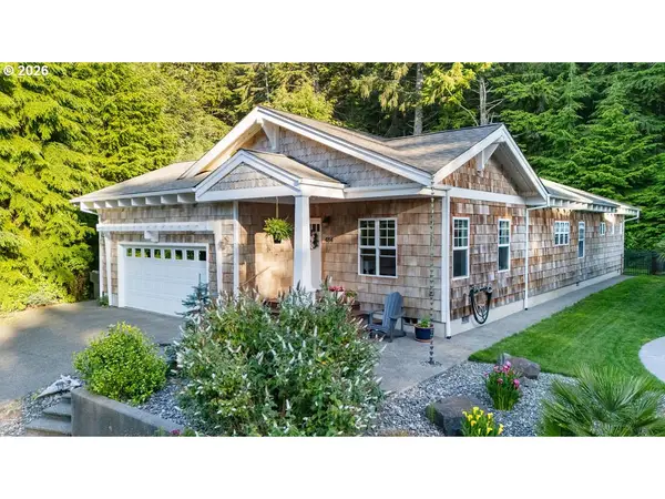 484 Fairway Ct, Seaside, OR 97138