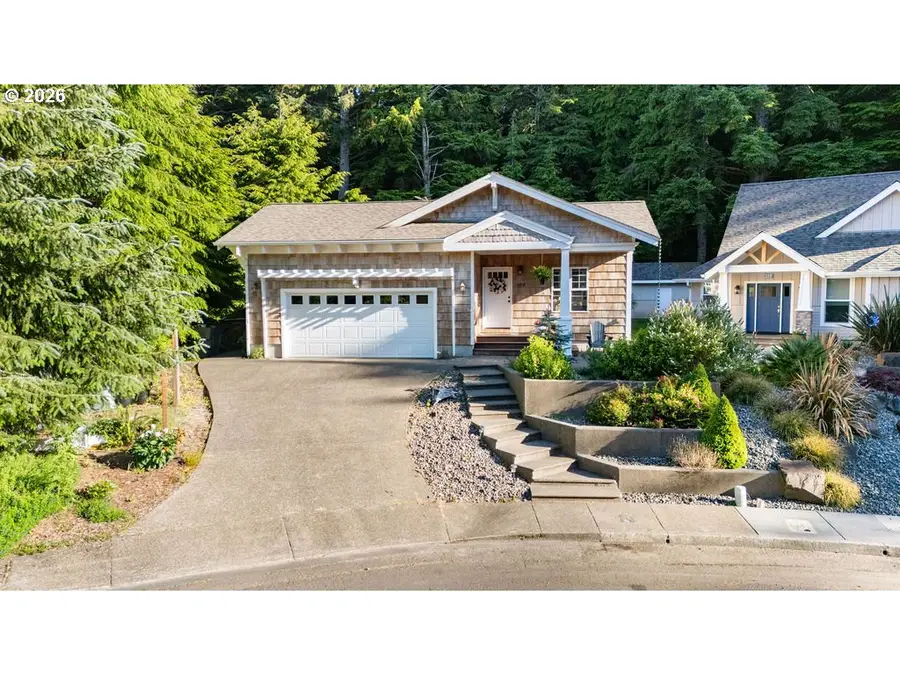 484 Fairway Ct, Seaside, OR 97138 - #2