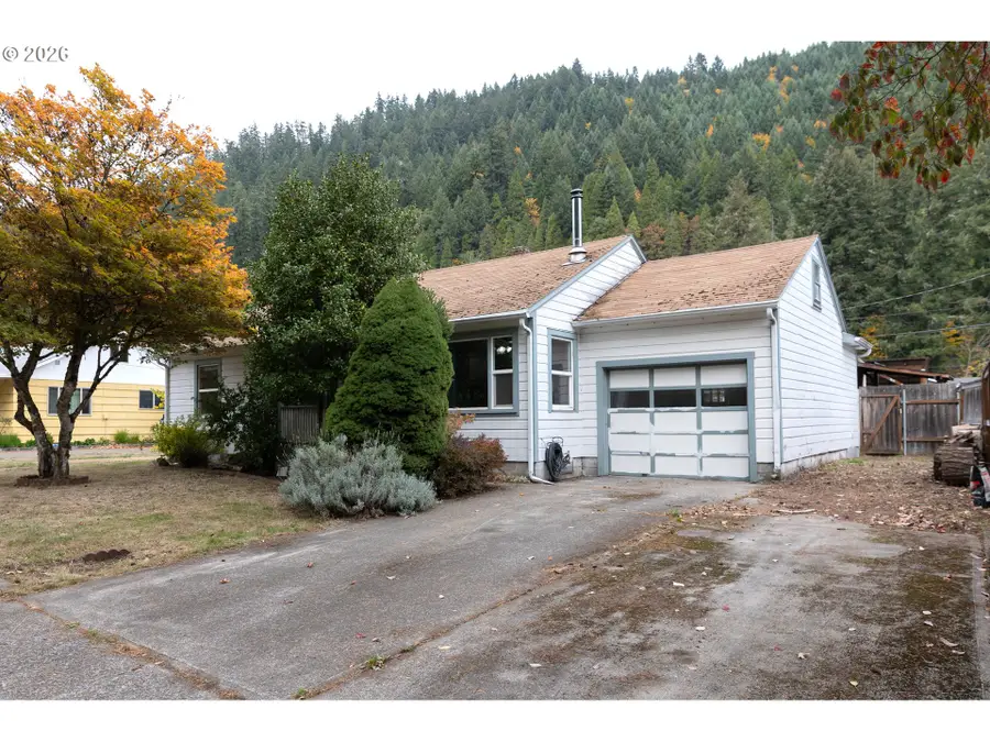 46843 Winfrey Rd, Westfir, OR 97492 - #2