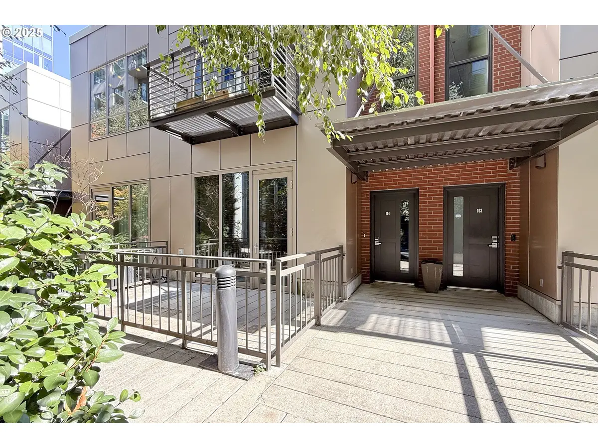 922 NW 11th Ave #104, Portland, OR 97209 - Image #1