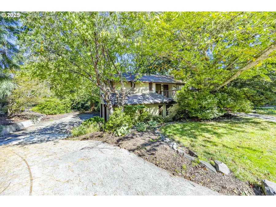 1955 W 28th Ave, Eugene, OR 97405 - Image #2