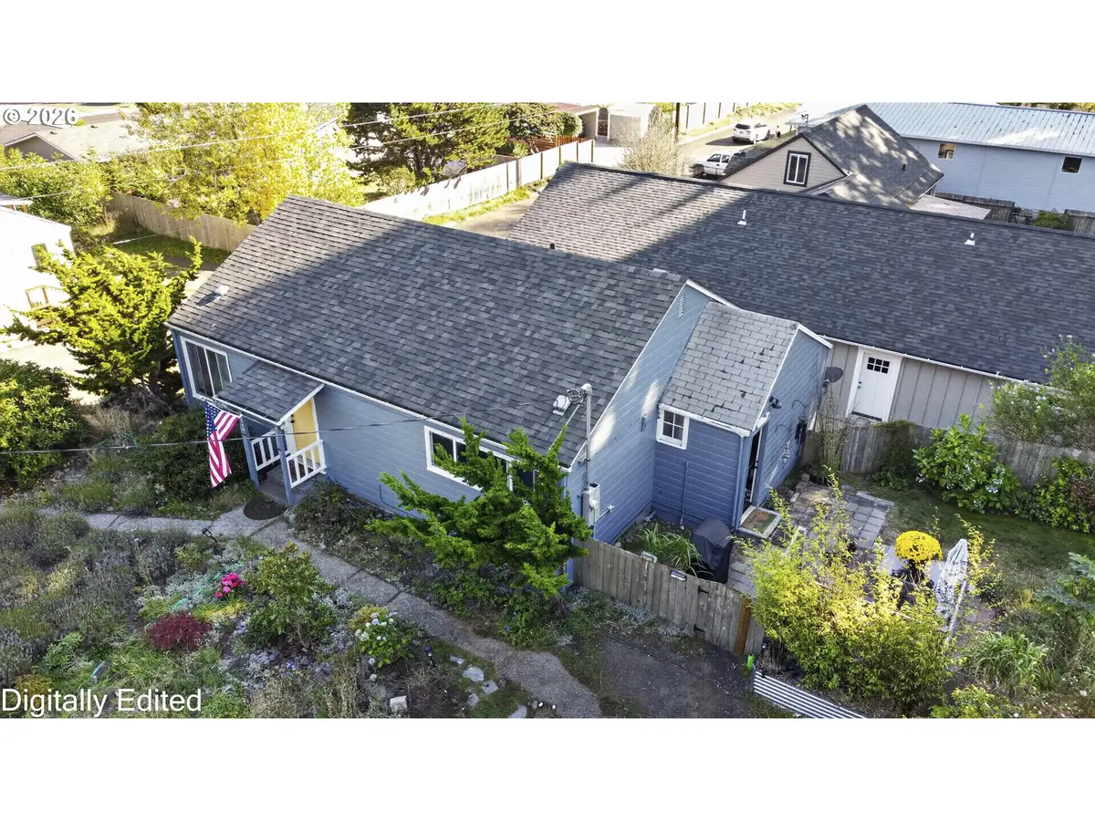 844 Rhododendron Dr, Florence, OR 97439 - #1