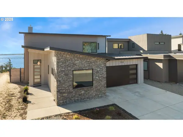 1940 Pacific View Ln, CoosBay, OR 97420