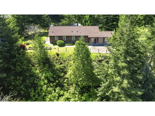 89453 Rustic Ln, Florence, OR 97439