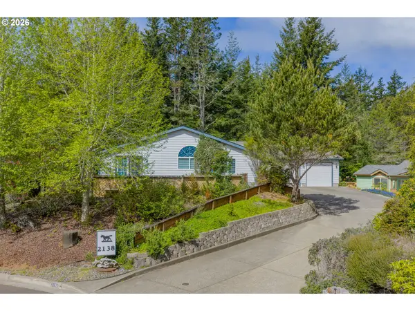 2138 Lynne Dr, NorthBend, OR 97459