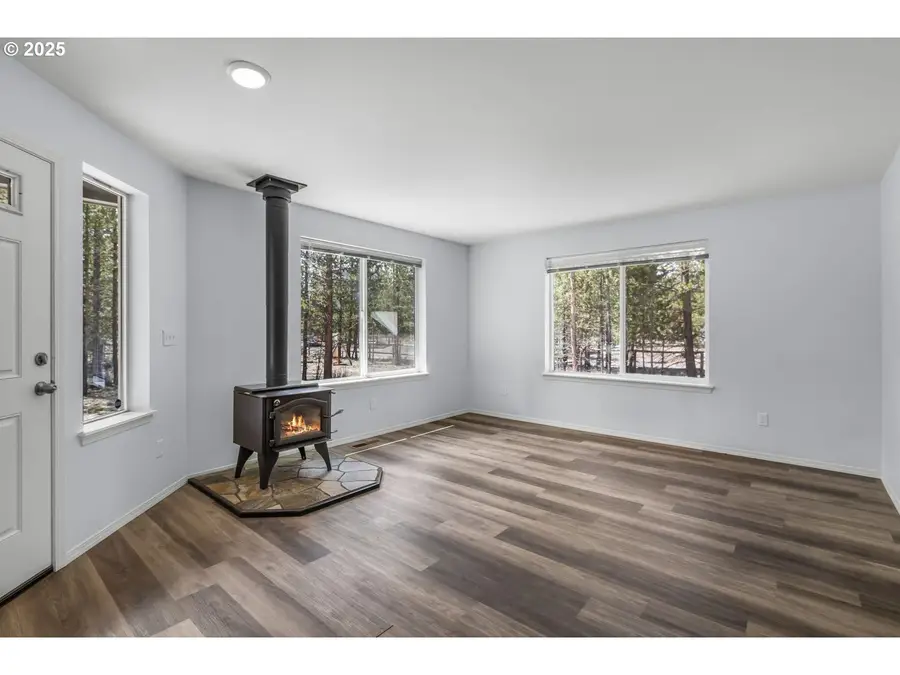 11421 Burlwood Dr, La Pine, OR 97739 - Image #3