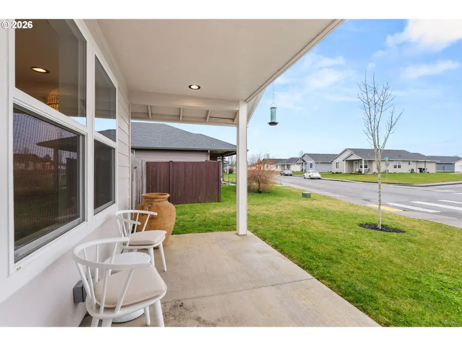 412 Herren Ave, Winlock, WA 98596 - Image #2