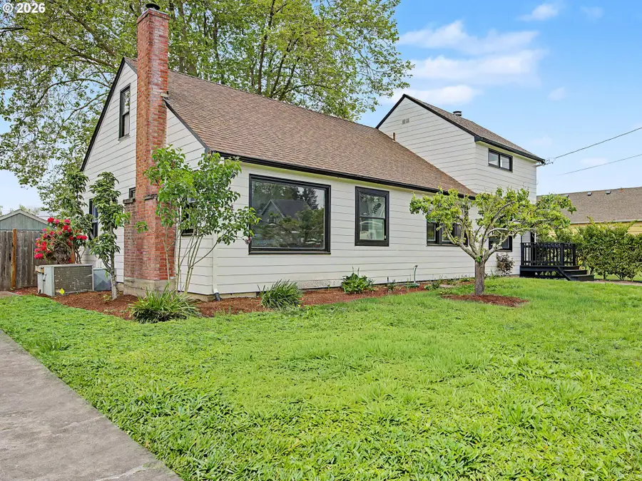 135 S Sheridan St, Mount Angel, OR 97362 - #3