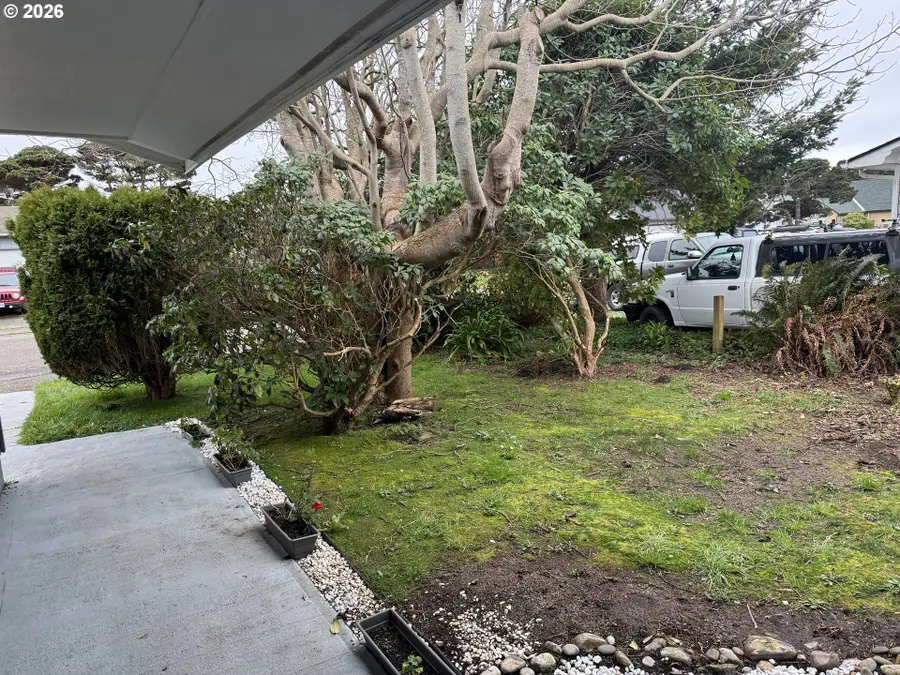 870 SW 12th St, Bandon, OR 97411 - #2