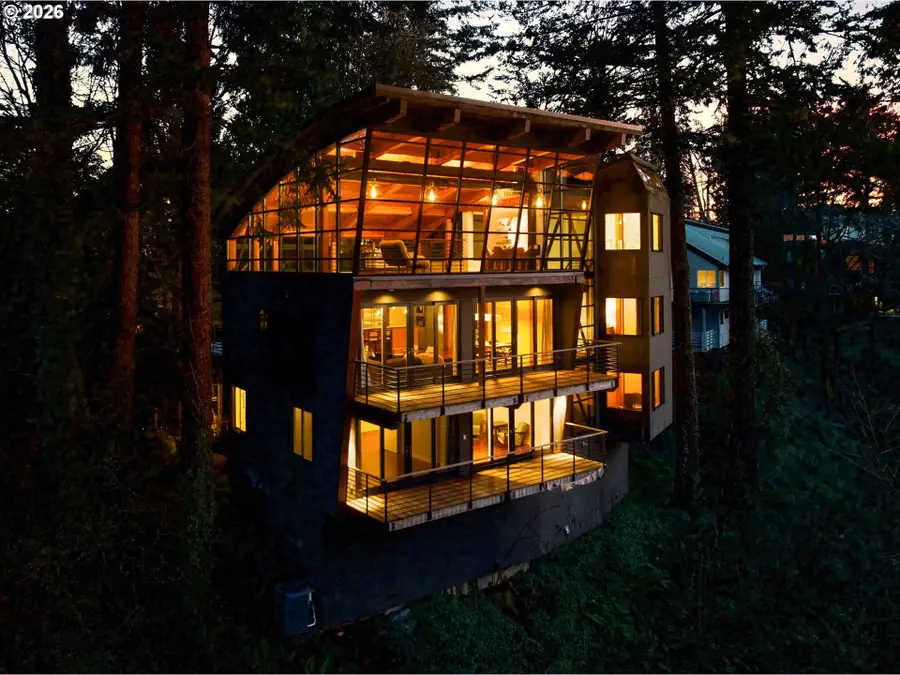 4183 SW Greenleaf Dr, Portland, OR 97221 - #2