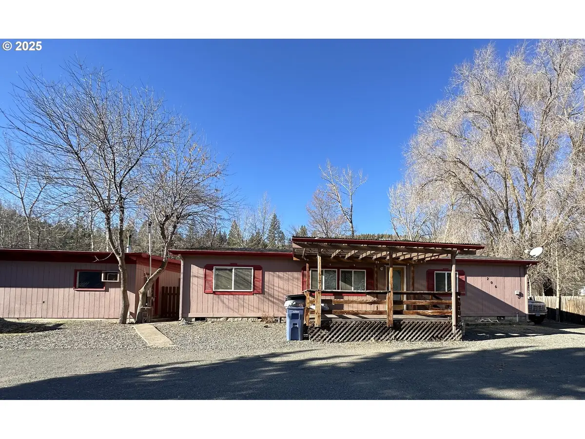 206 S Washington St, Canyon City, OR 97820 - Image #1