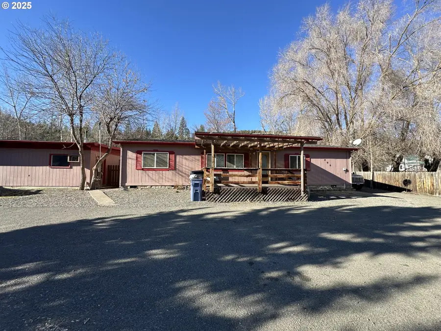 206 S Washington St, Canyon City, OR 97820 - Image #3