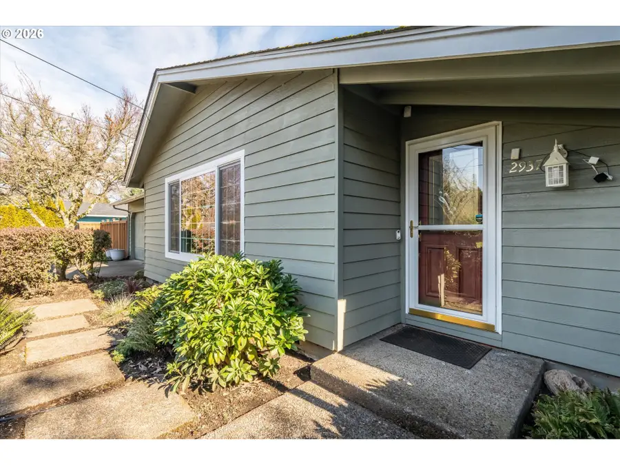2937 Stark St, Eugene, OR 97404 - #3