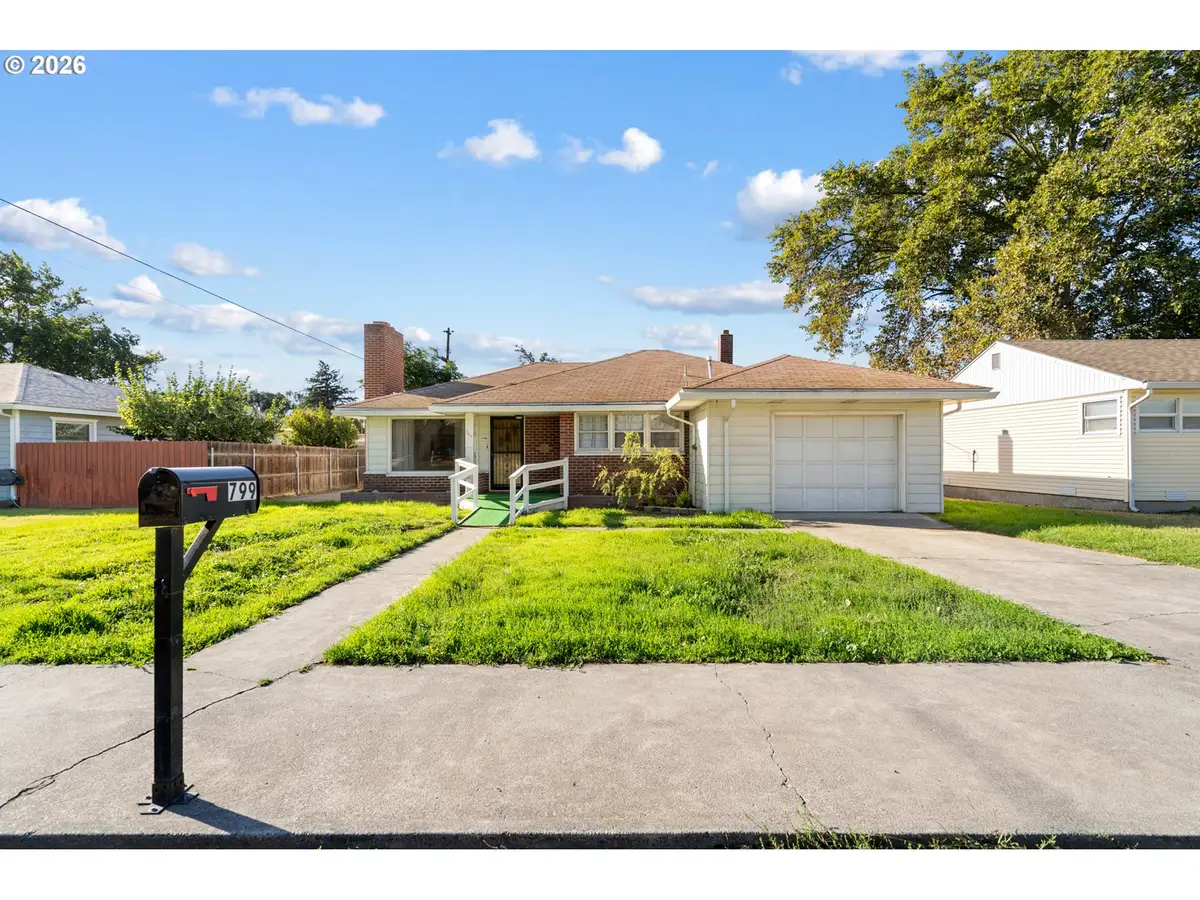 799 W Tamarack Ave, Hermiston, OR 97838 - #1