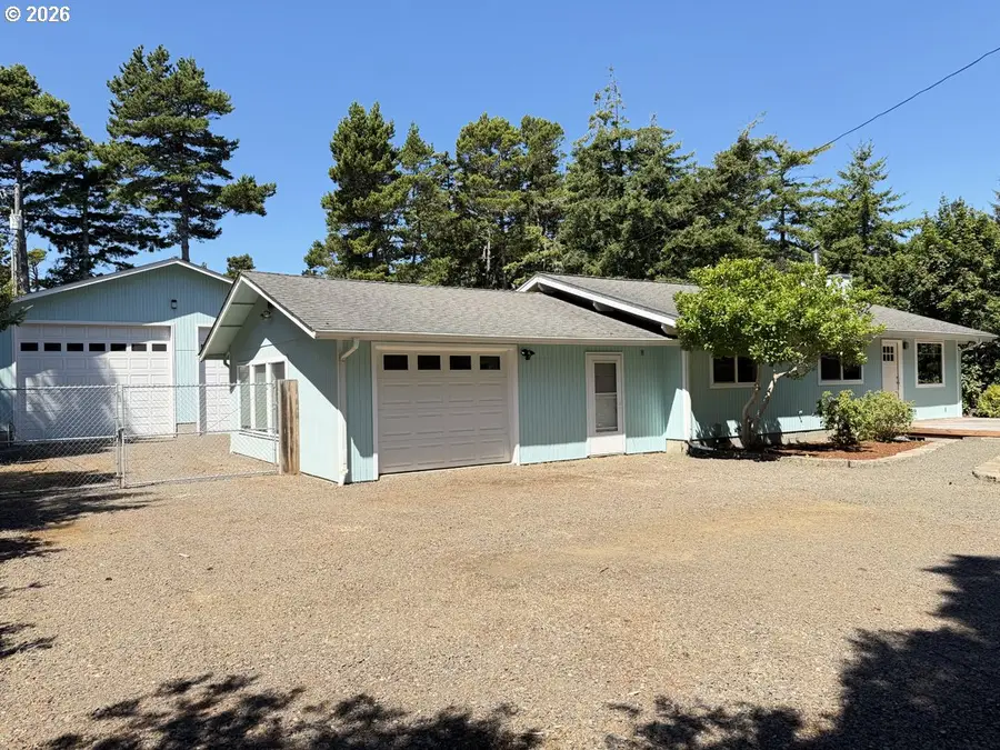 88076 Leeward Dr, Florence, OR 97439 - #2