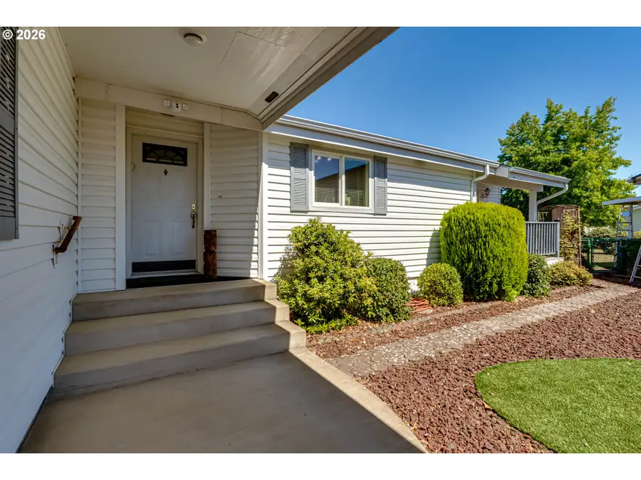 1816 Fountain Ct, Eugene, OR 97402 - #3