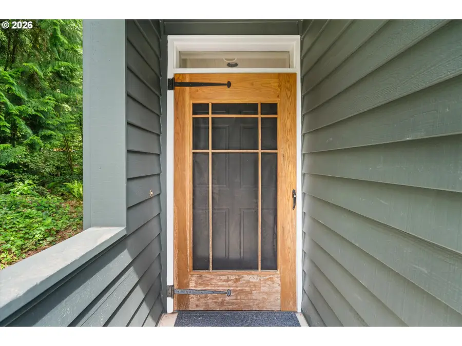1239 SW Gaines St, Portland, OR 97239 - #2