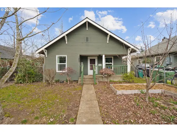 1207 E 11th St, Newberg, OR 97132