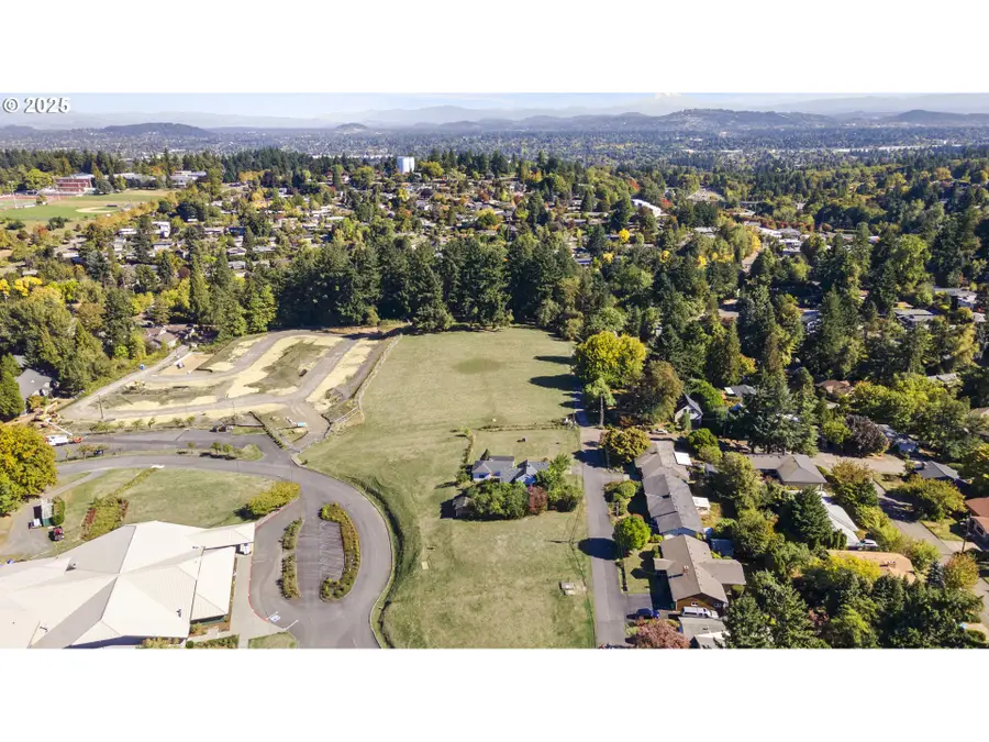 2119 SW Nevada Ct, Portland, OR 97219 - Image #3