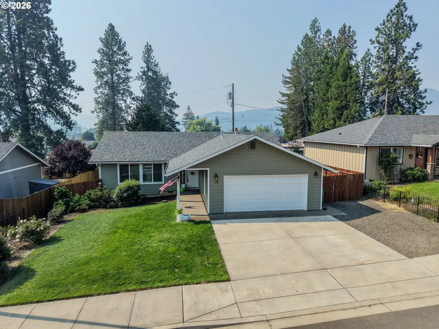 170 Addison Ave, Sutherlin, OR 97479 - #3