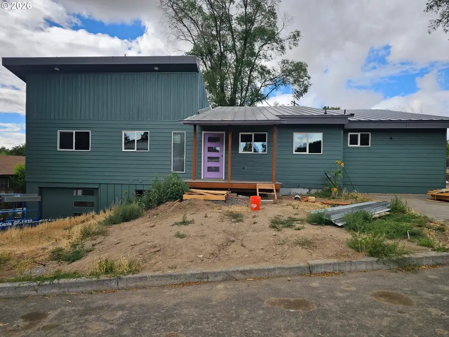 444 NE Cedar St, Madras, OR 97741 - #2