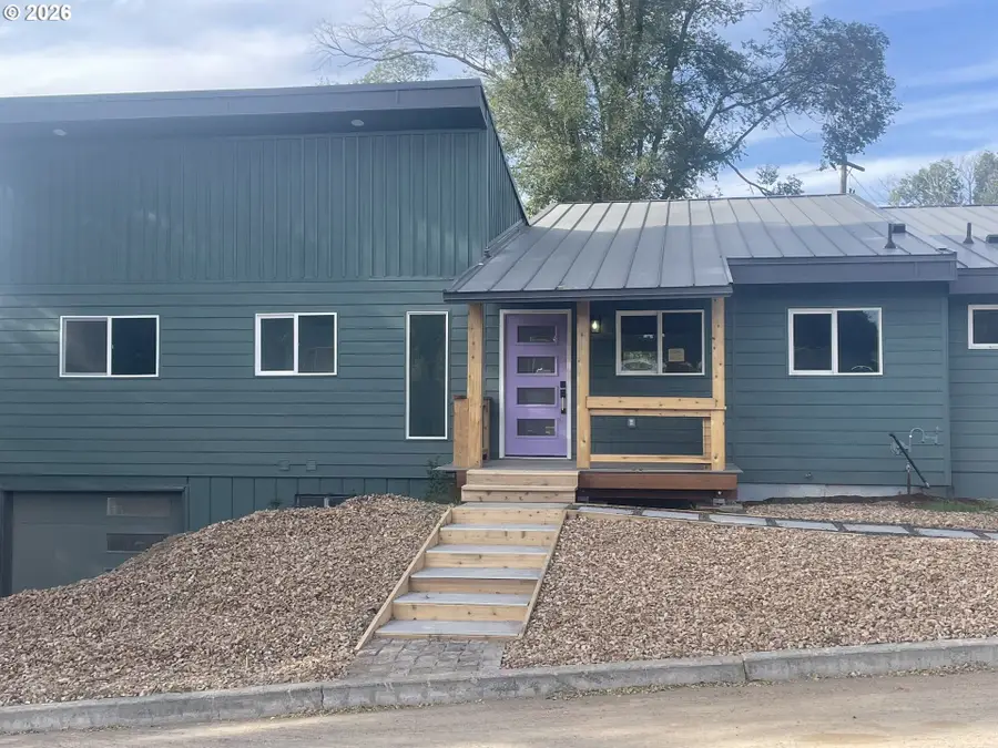 444 NE Cedar St, Madras, OR 97741 - #3