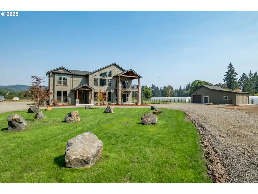 39229 Plagman Dr, Lebanon, OR 97355 - Image #2