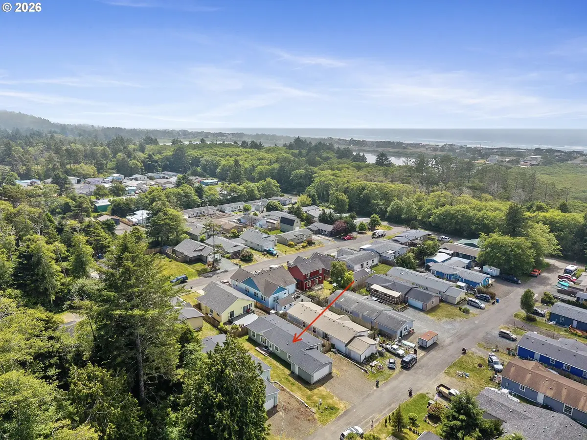 1041 NE 14th Ave, Rockaway Beach, OR 97136 - #1