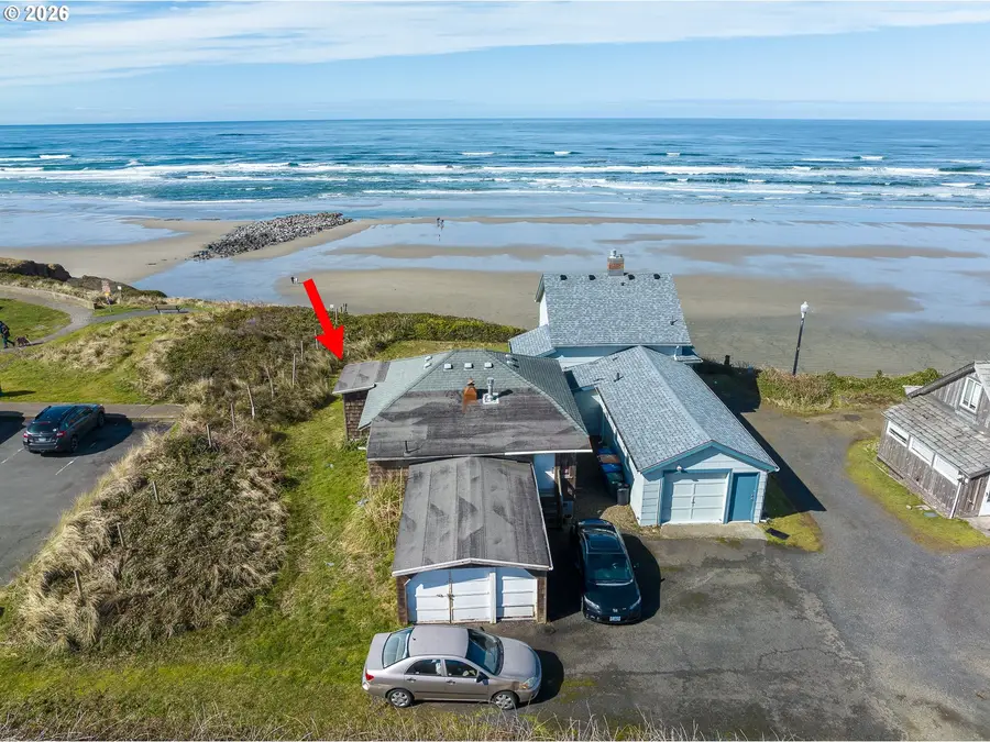 35 NW Dolphin St, Newport, OR 97365 - #3