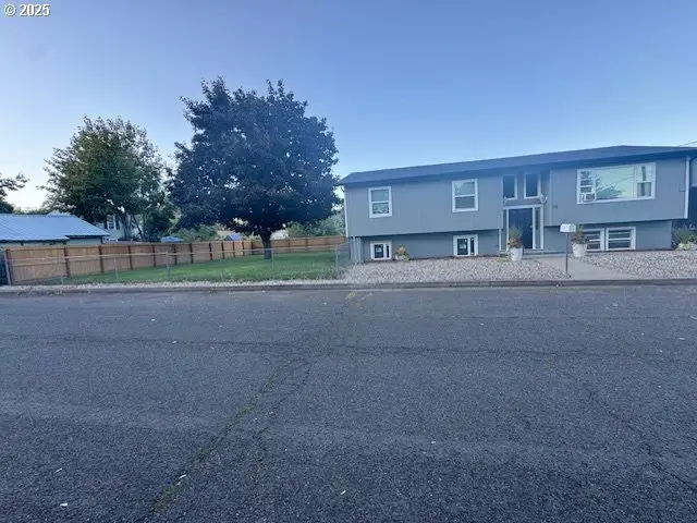 911 Division Ave, La Grande, OR 97850 - Image #2