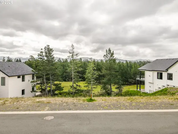 476 Meadows Dr, Manzanita, OR 97130