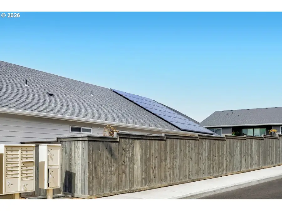 513 NE Fremont Dr, Estacada, OR 97023 - #3